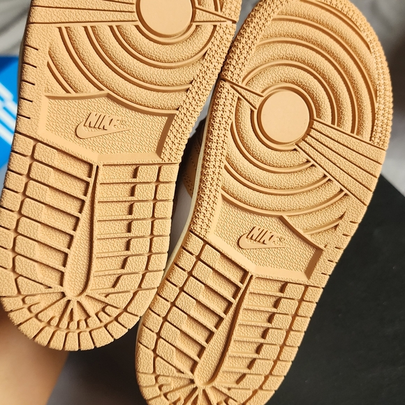 Jordan Kids Tan and White High-Top Sneakers - Picture 4 of 4